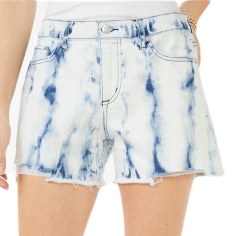 Scoop sz 12 Light blue tie dye BOHO high rise Retro Boy Short frayed jean shorts